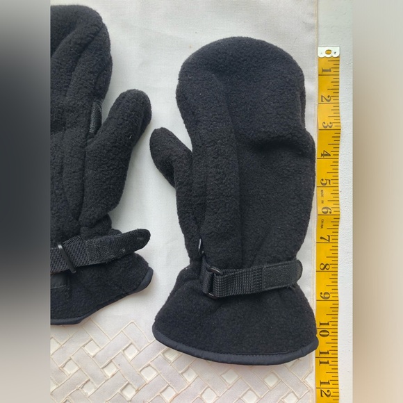 Perigee fleece mittens - thick! Size small. Strip of padding on thumb/palm shown - Picture 7 of 12